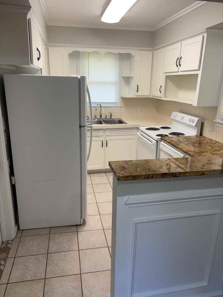 5931 Lawson St - Photo 4 of 26