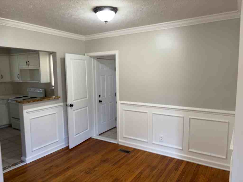 5931 Lawson St - Photo 5 of 26