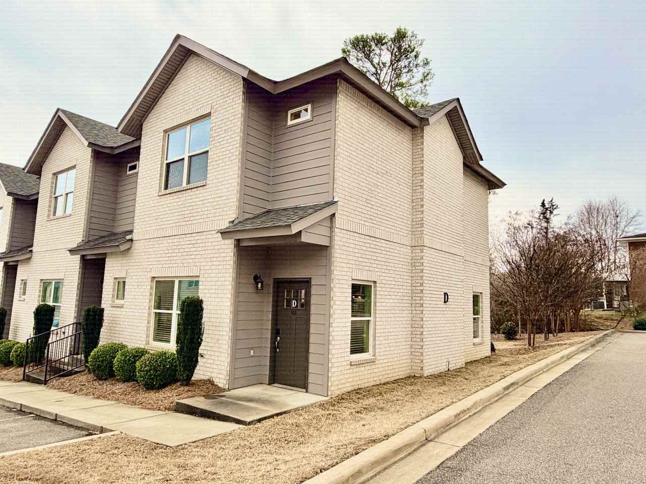 808 N Gay St Apt D101 - Photo 2 of 23