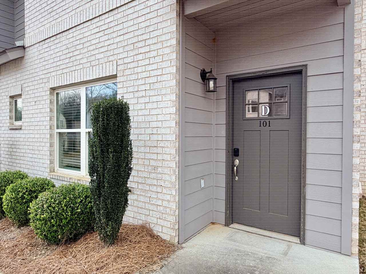 808 N Gay St Apt D101 - Photo 3 of 23