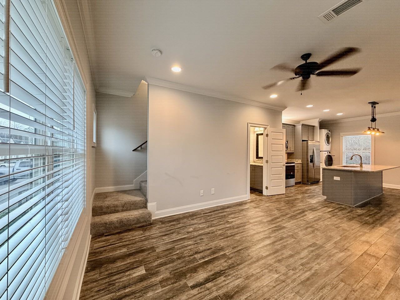 808 N Gay St Apt D101 - Photo 5 of 23