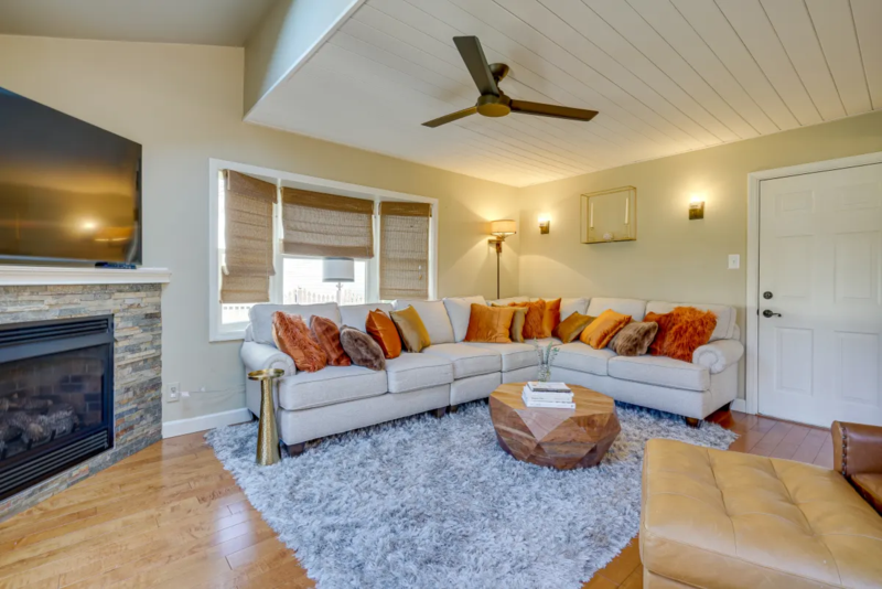 151 Rambling Rd - Photo 4 of 42