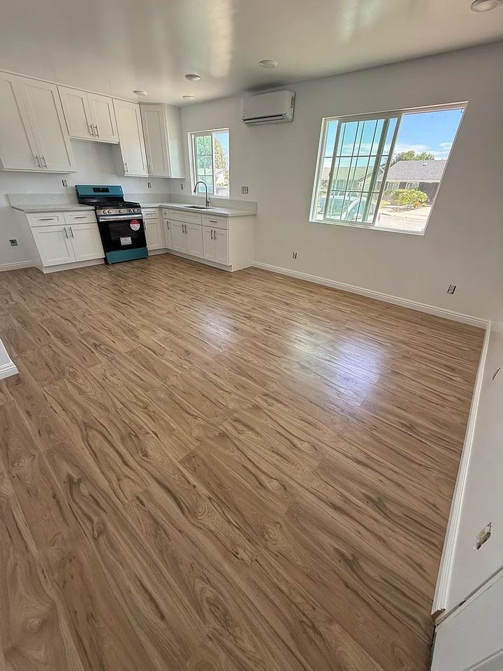 12346 Maxon Ln #B - Photo 2 of 7