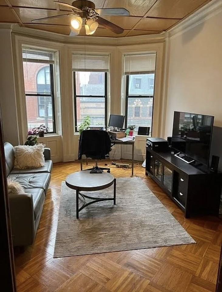 522 Hudson St #3F - Photo 3 of 5