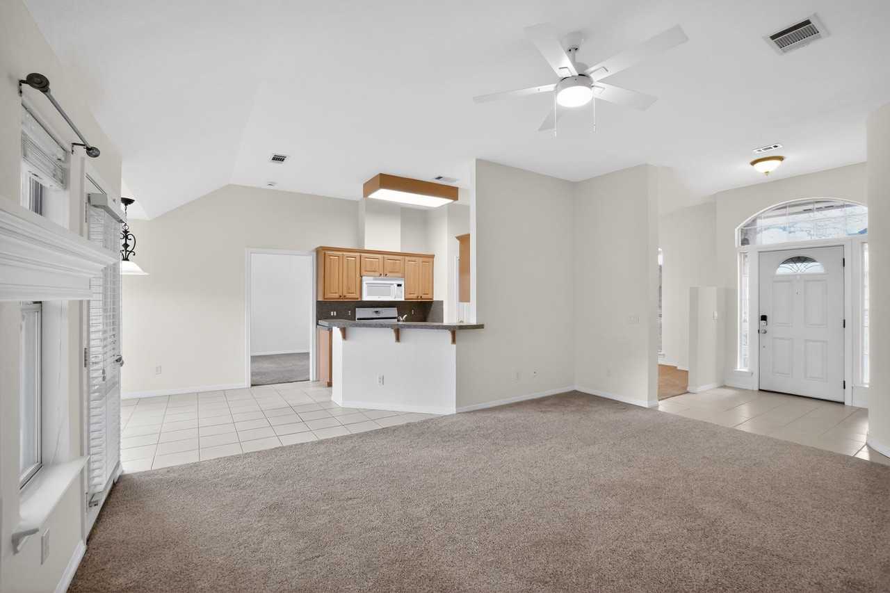 3001 Parker Dr - Photo 4 of 22