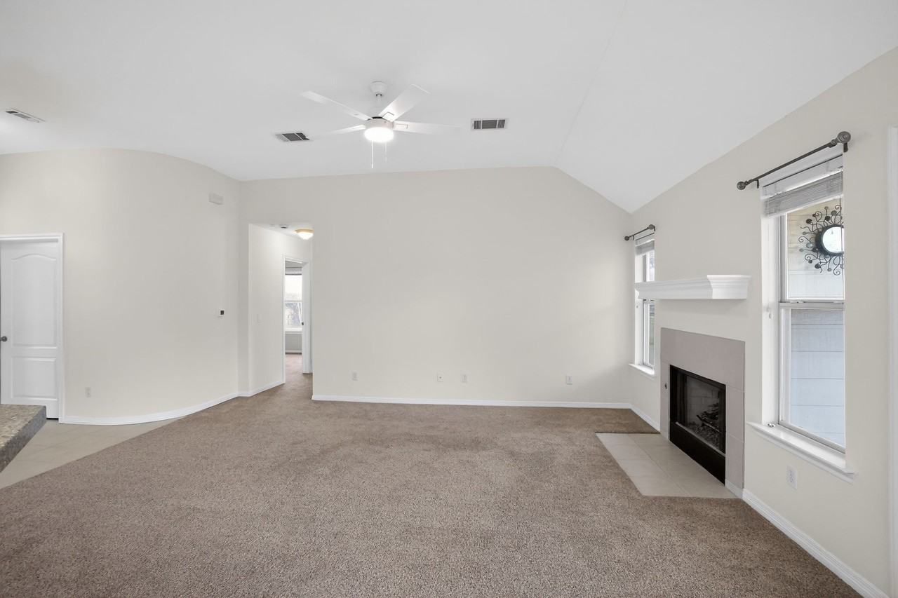 3001 Parker Dr - Photo 7 of 22