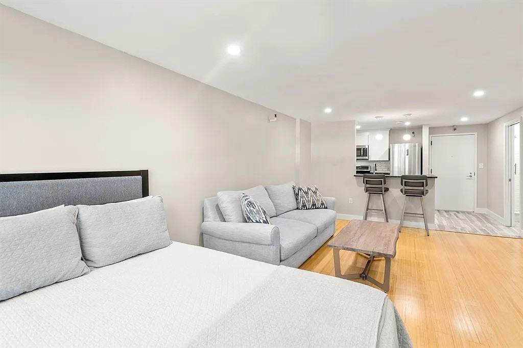 42 8th St #3306 - Photo 7 of 14