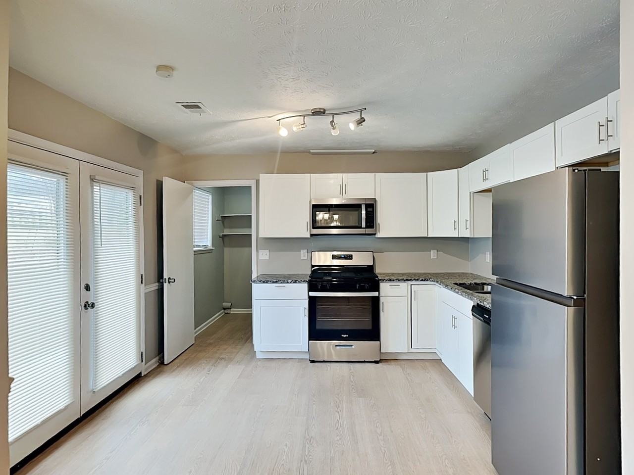 8321 Beechwood Ct - Photo 4 of 19