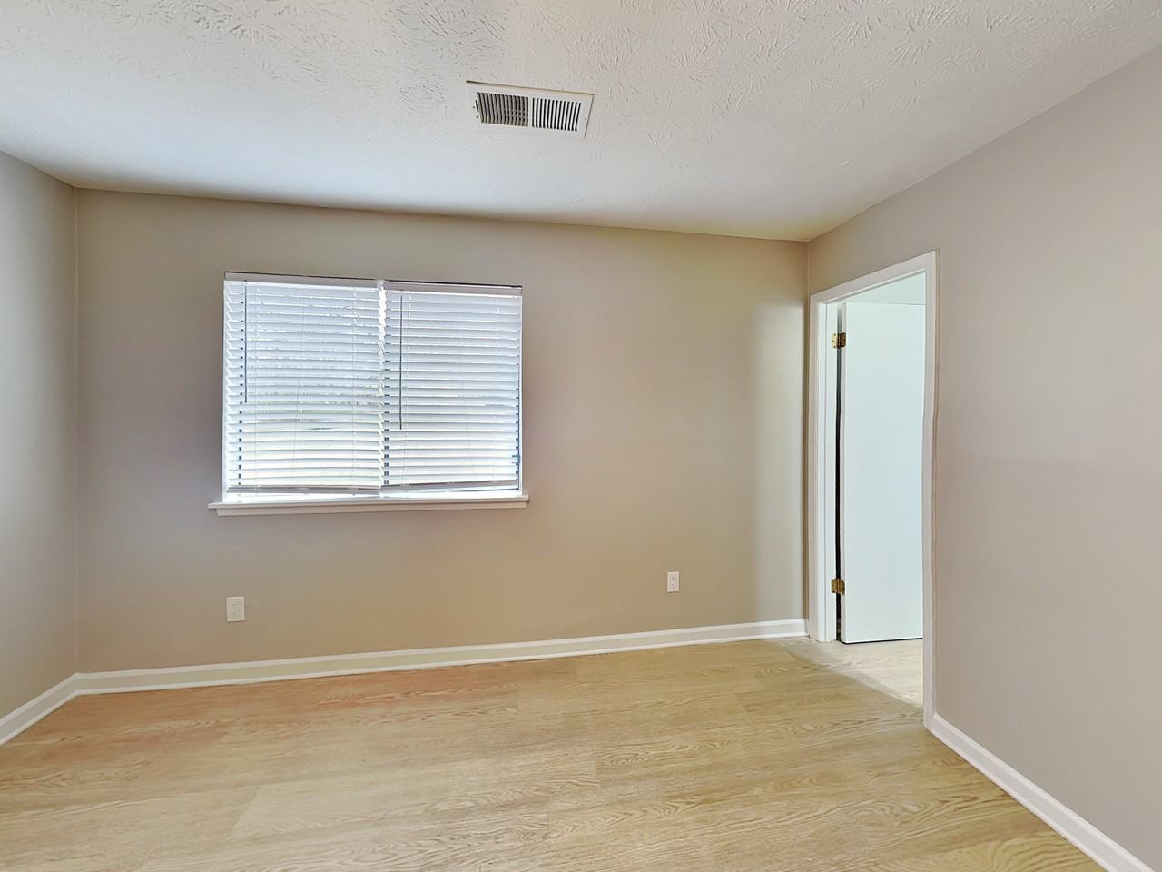 8321 Beechwood Ct - Photo 6 of 19