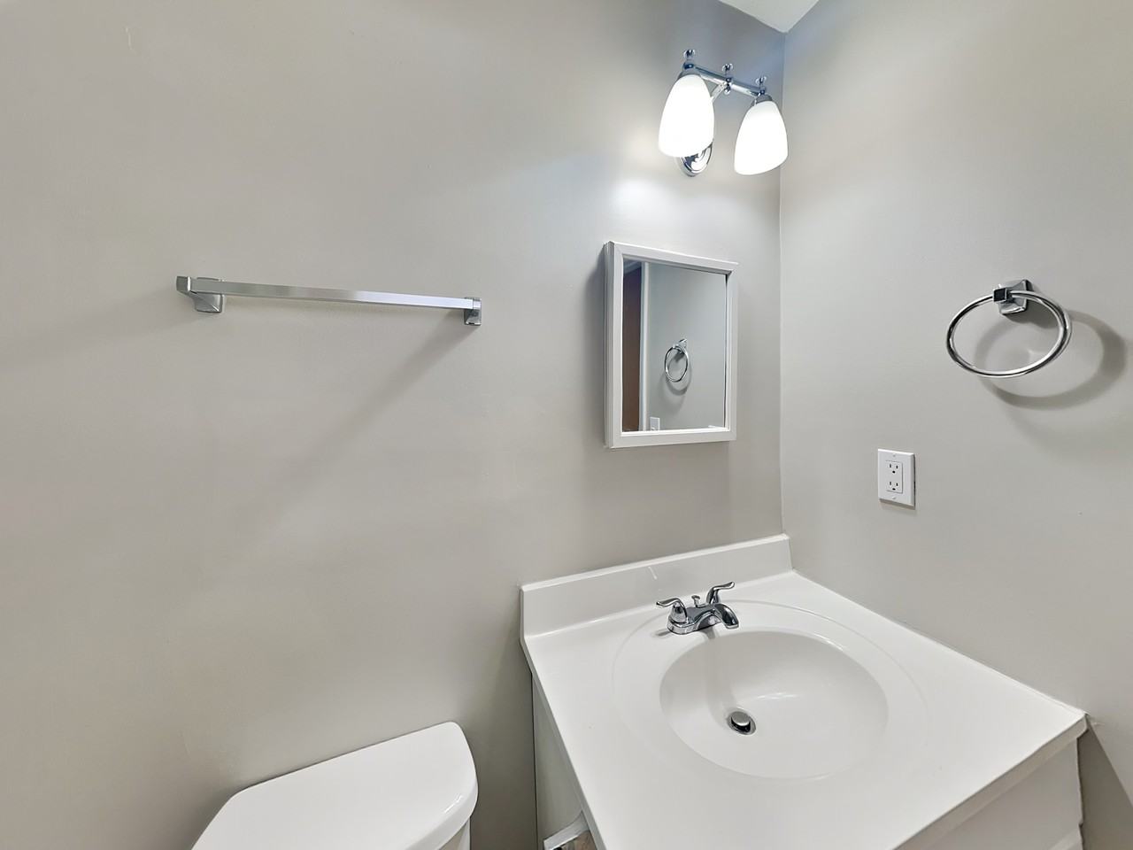 8321 Beechwood Ct - Photo 7 of 19