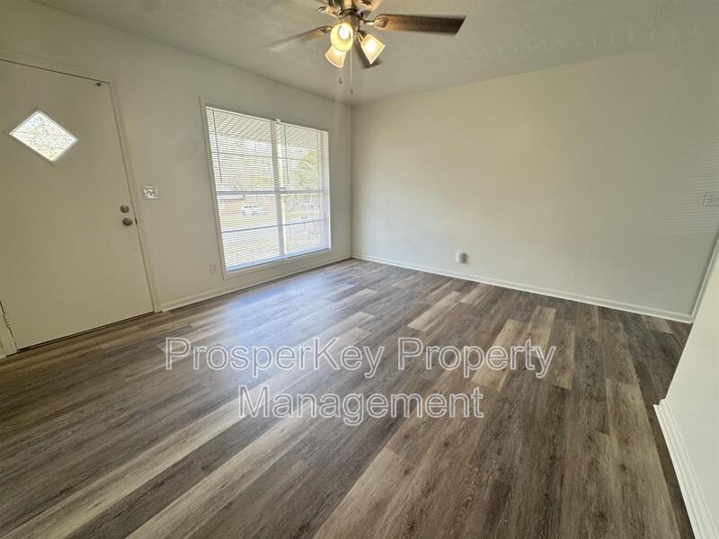 5730 Teresa St - Photo 3 of 19