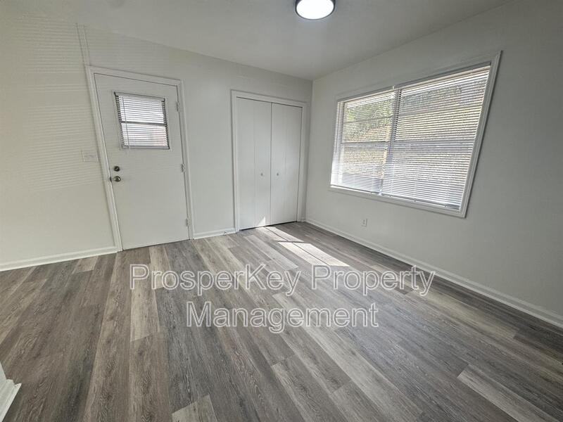 5730 Teresa St - Photo 5 of 19