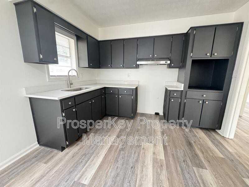 5730 Teresa St - Photo 6 of 19