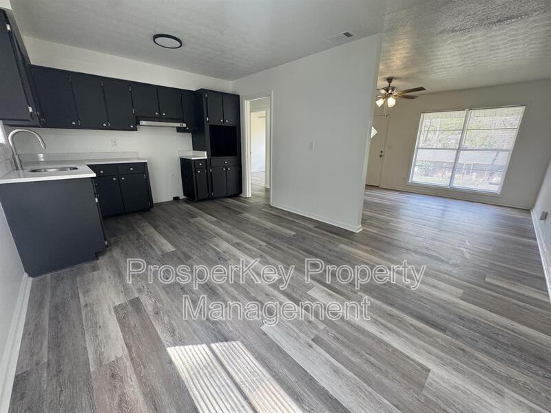 5730 Teresa St - Photo 7 of 19