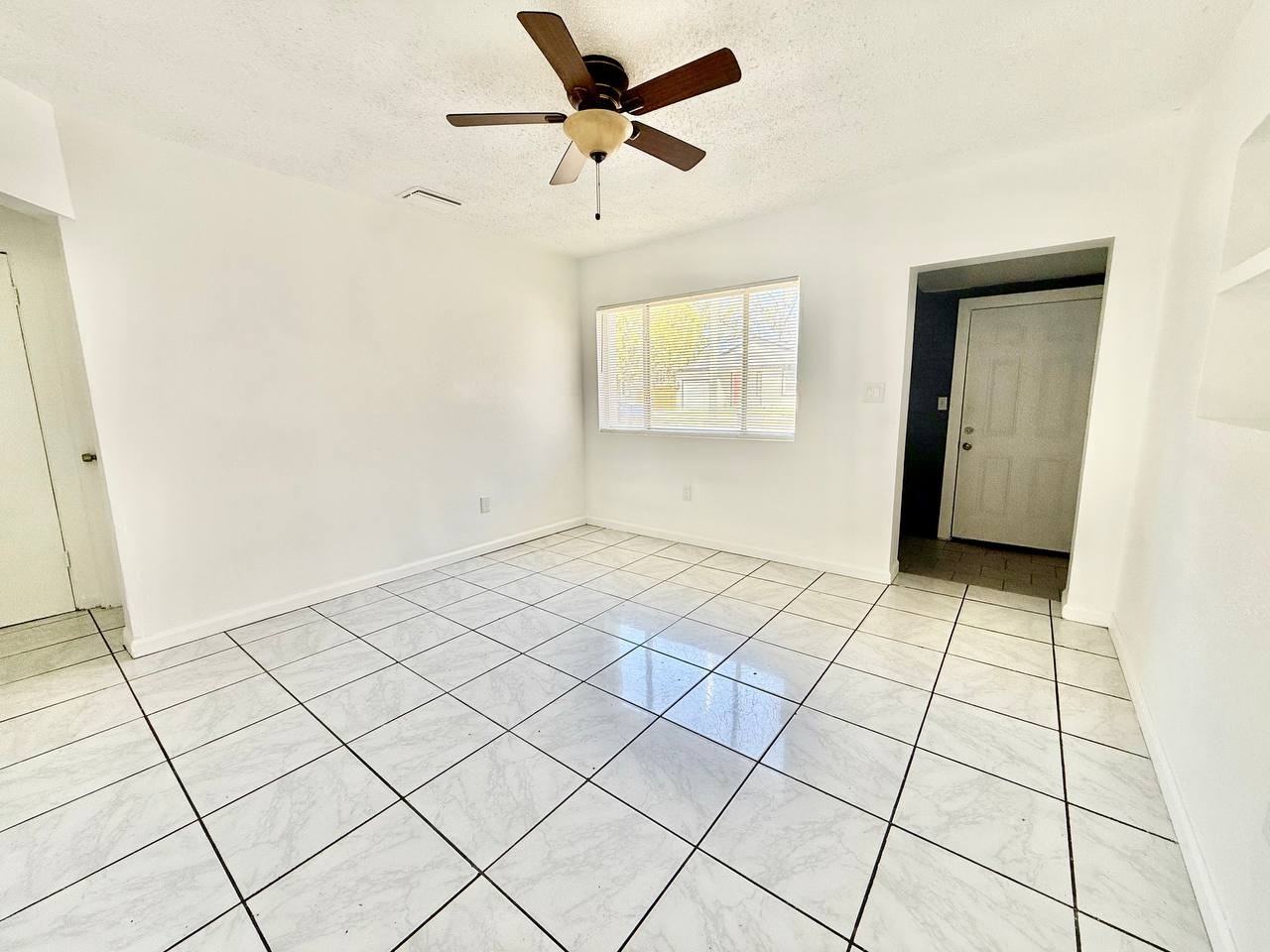 1607 E Maple Ave - Photo 5 of 24