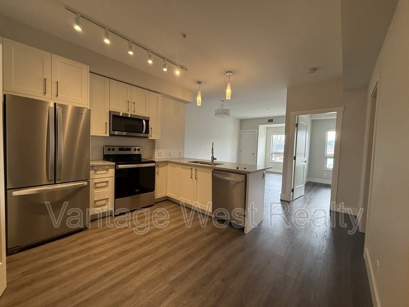 222 Hollywood Rd S - Photo 2 of 19