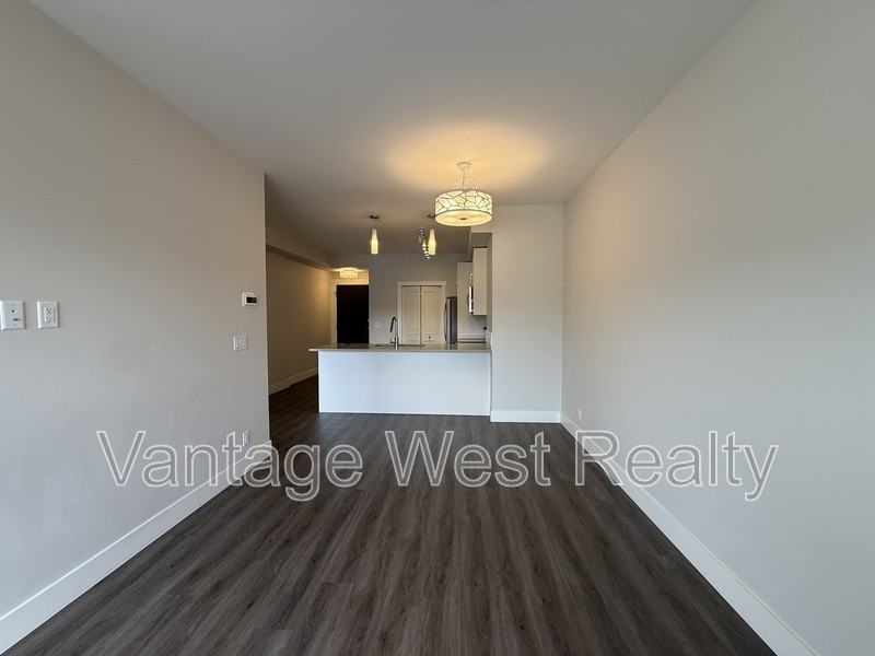 222 Hollywood Rd S - Photo 4 of 19