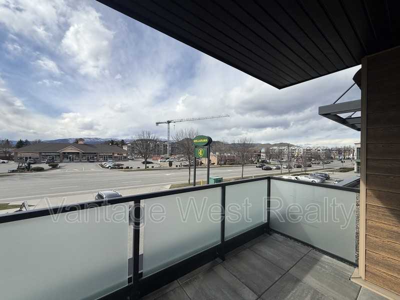 222 Hollywood Rd S - Photo 6 of 19