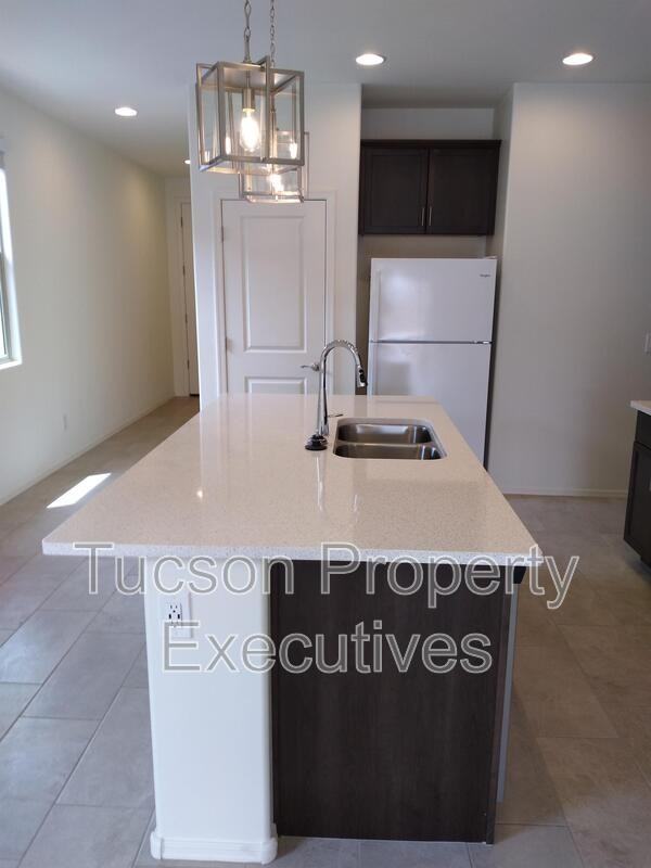 10683 W Dickerson Dr - Photo 6 of 26