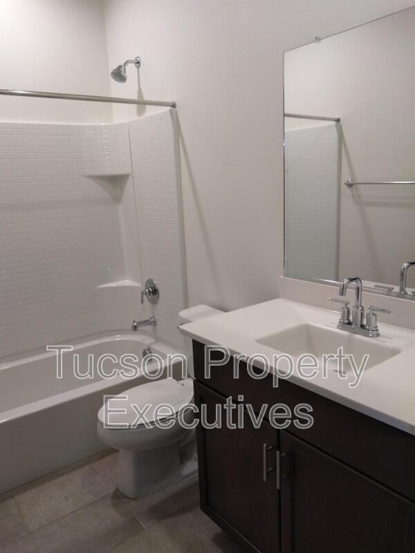 10683 W Dickerson Dr - Photo 7 of 26