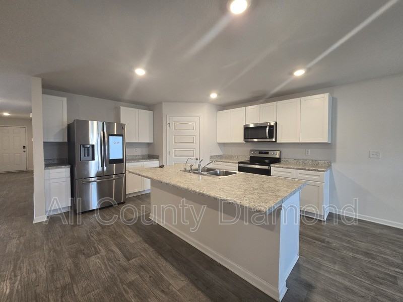 4769 Firefly Ln - Photo 3 of 22