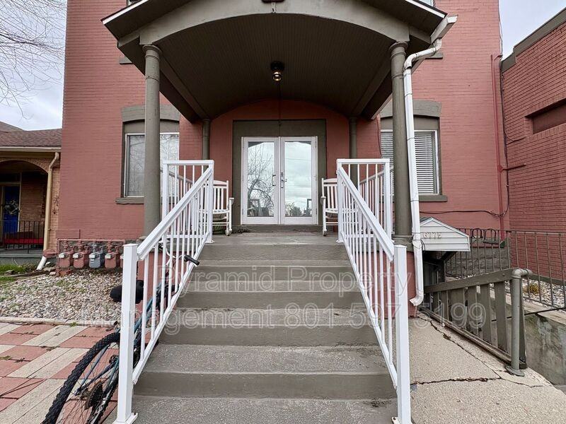 513 E St #675C - Photo 2 of 10