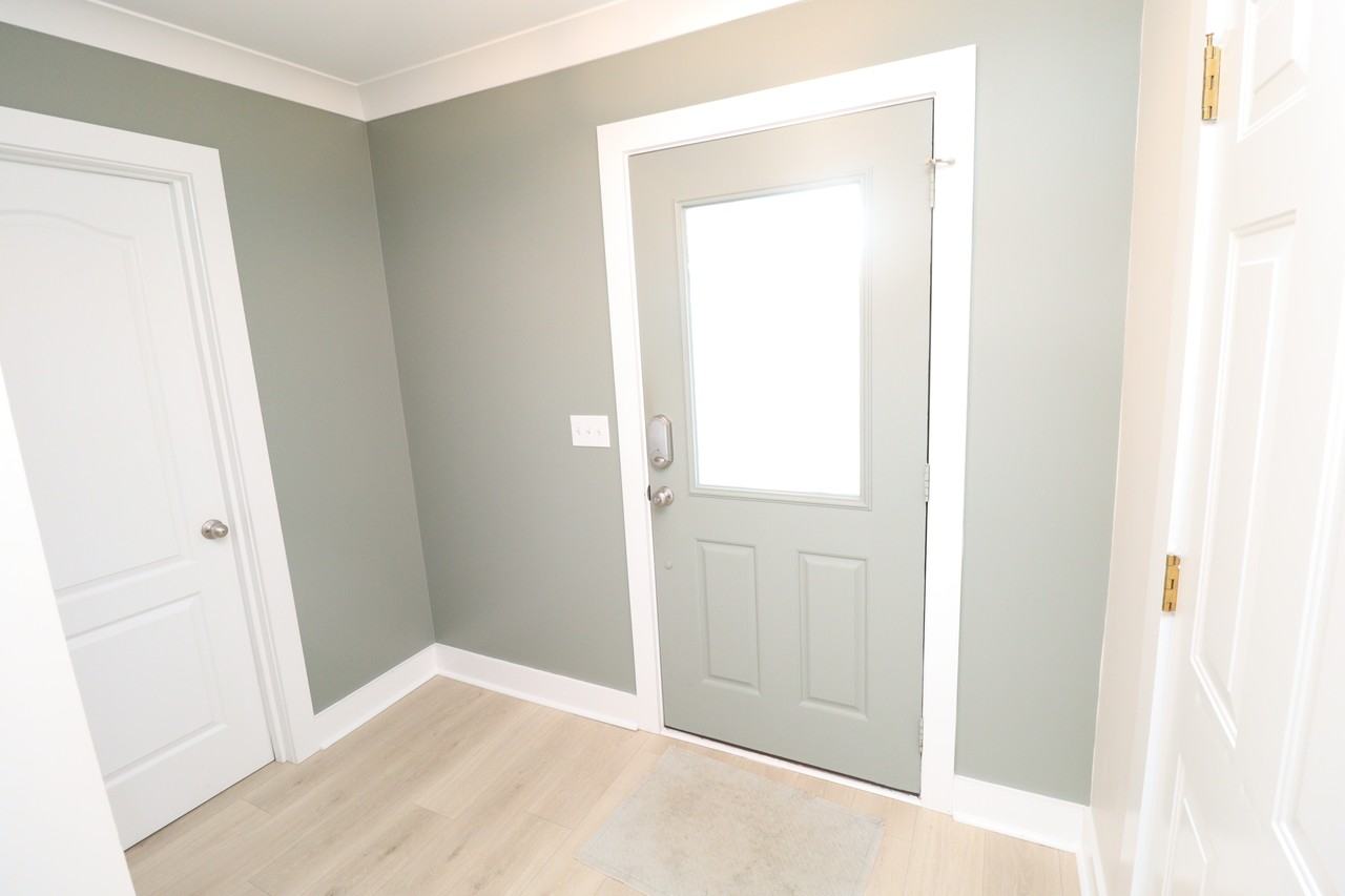 240 Trayesan Dr - Photo 2 of 34