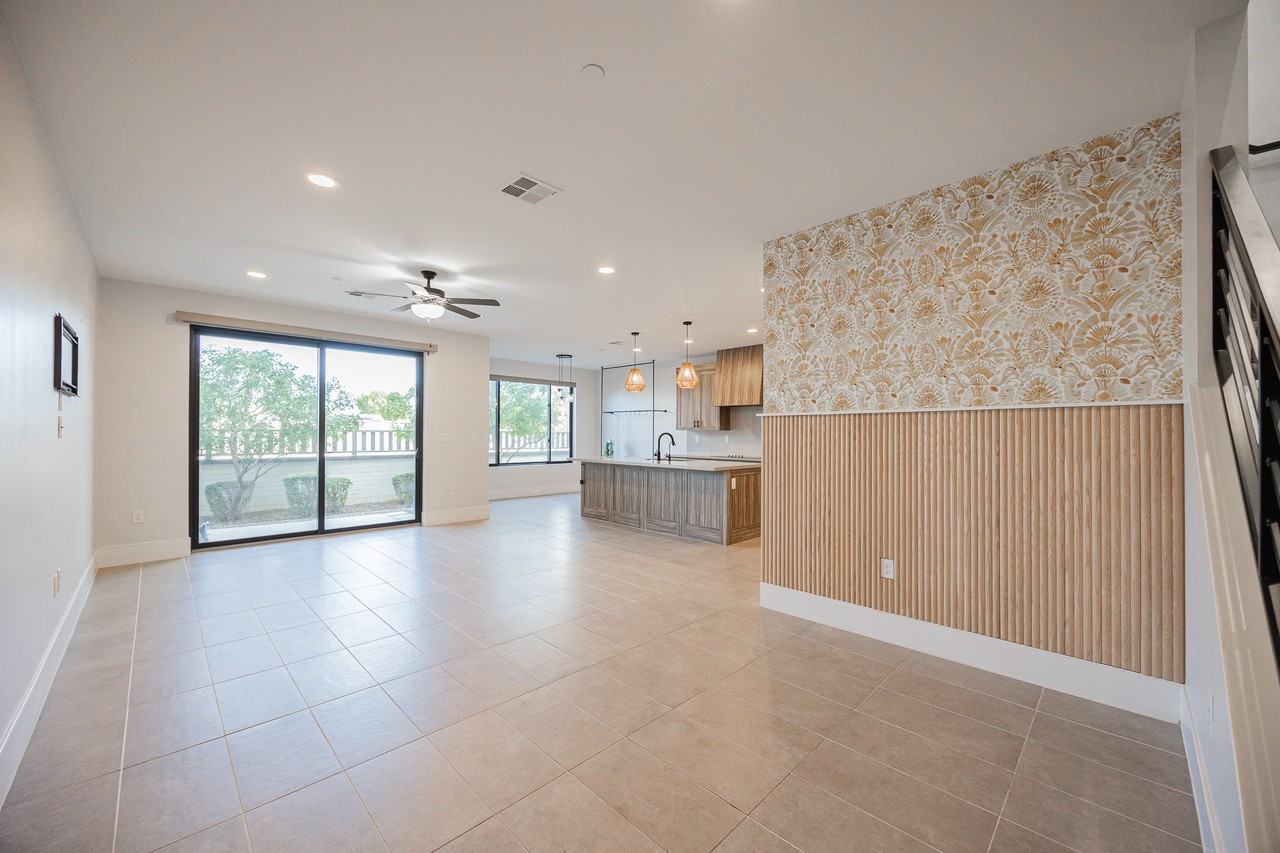 142 E Hearne Way - Photo 7 of 34