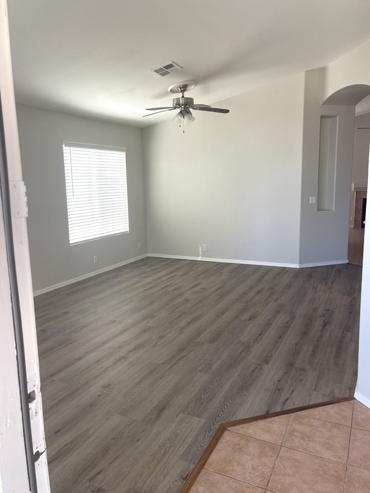 19038 N 51st Dr - Photo 2 of 24