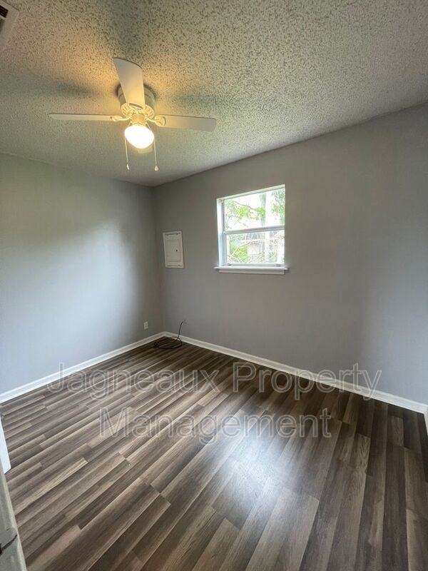 1900 9th Ave - Photo 4 of 7