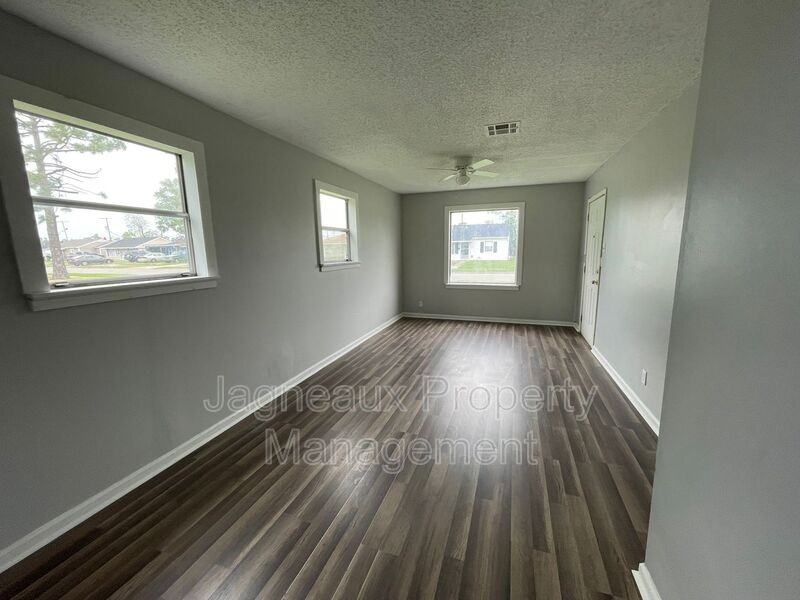 1900 9th Ave - Photo 7 of 7