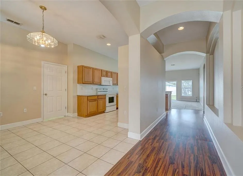 5701 Brackenwood Dr - Photo 3 of 36