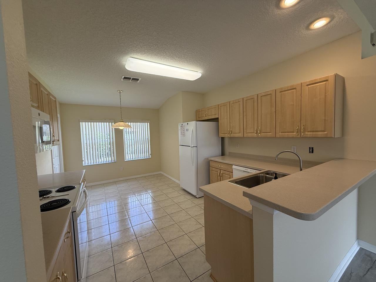 5701 Brackenwood Dr - Photo 7 of 36