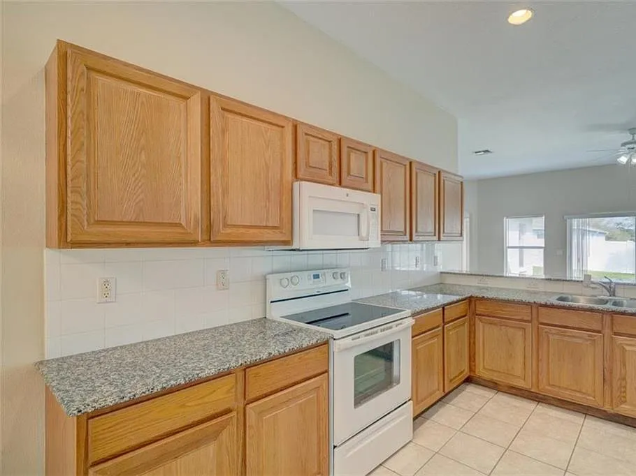 5701 Brackenwood Dr - Photo 6 of 24