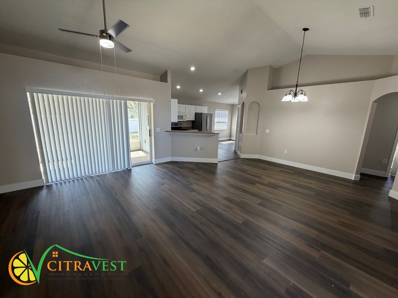 4304 Dinner Lake Dr - Photo 3 of 14