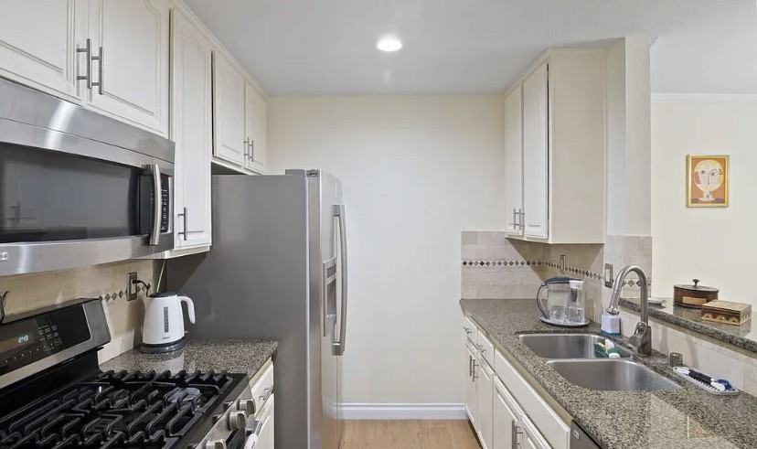 1040 4th St #108 - Photo 5 of 12