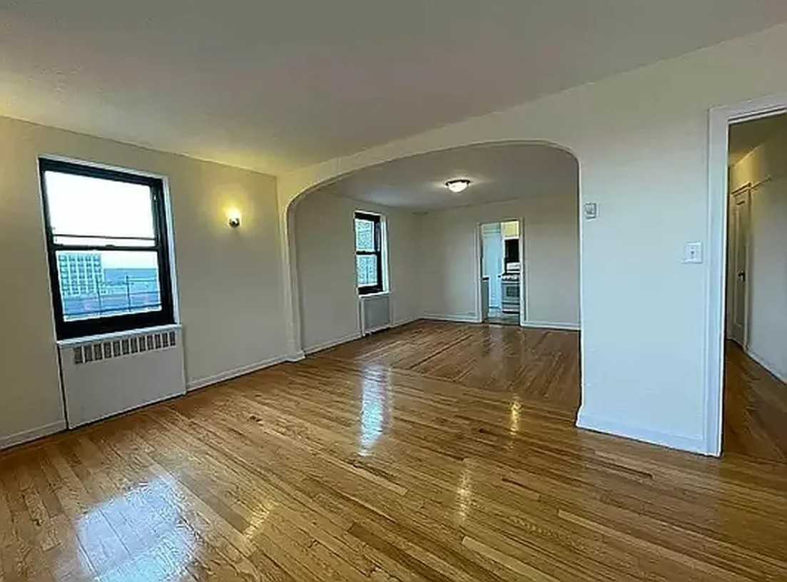 923 Park Ave #6UT - Photo 2 of 12