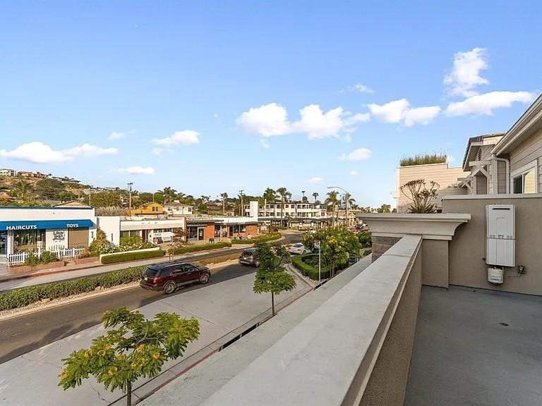 5702 La Jolla Blvd - Photo 2 of 15