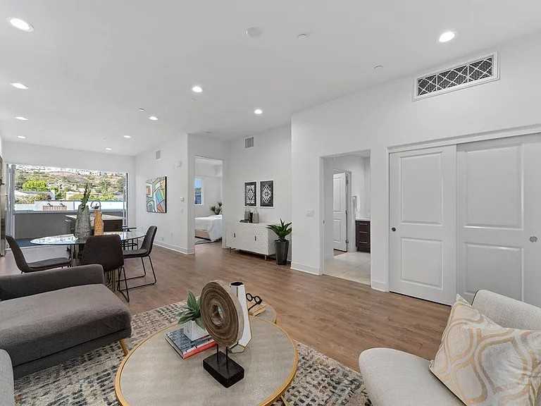 5702 La Jolla Blvd - Photo 5 of 15