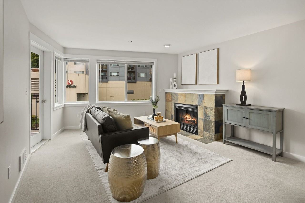 4752 41St Ave Sw - Photo 2 of 12