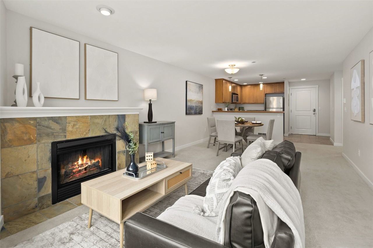 4752 41St Ave Sw - Photo 3 of 12