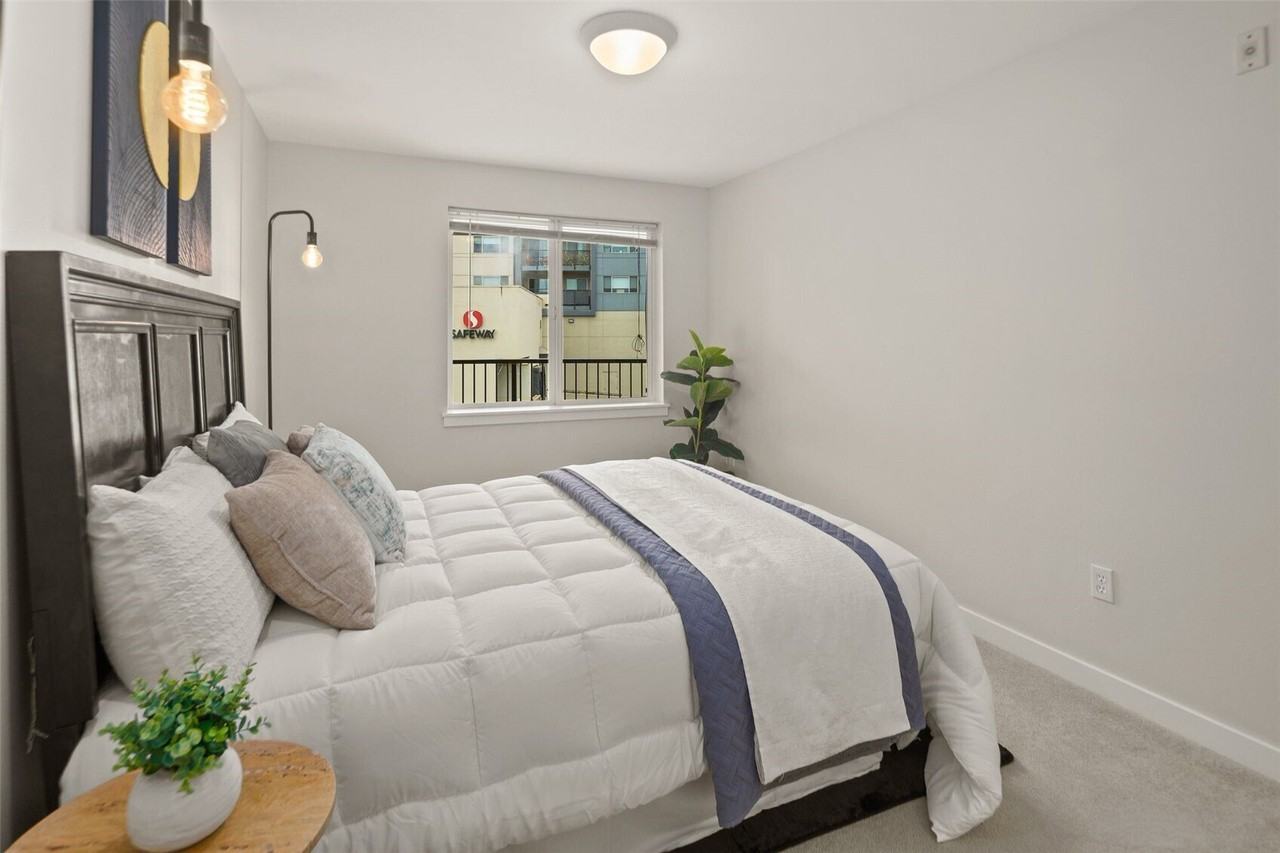 4752 41St Ave Sw - Photo 7 of 12