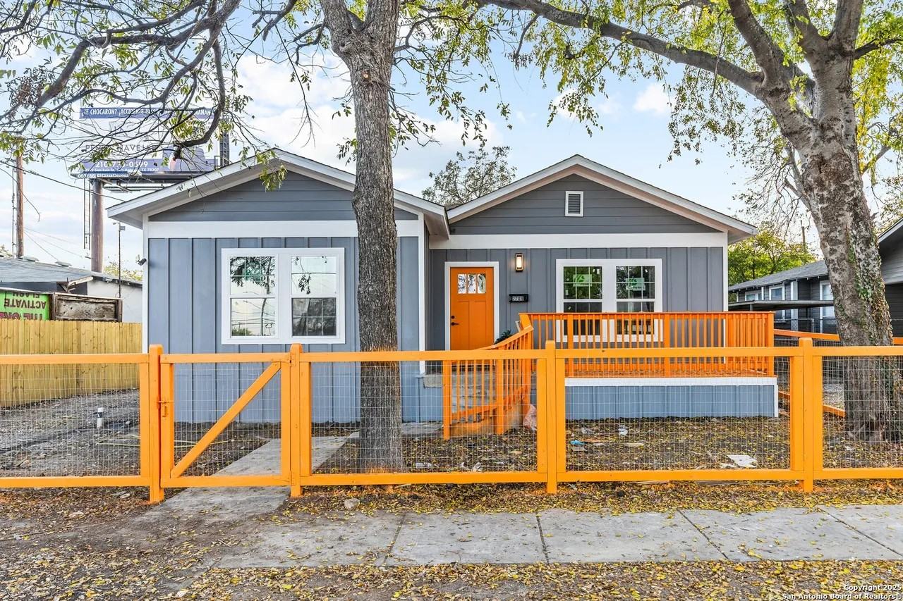 2706 W Cesar E Chavez Blvd #CC3 - Photo 2 of 21