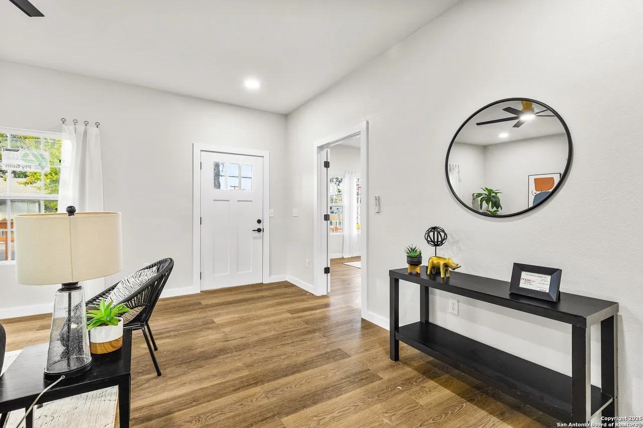 2706 W Cesar E Chavez Blvd #CC3 - Photo 3 of 21