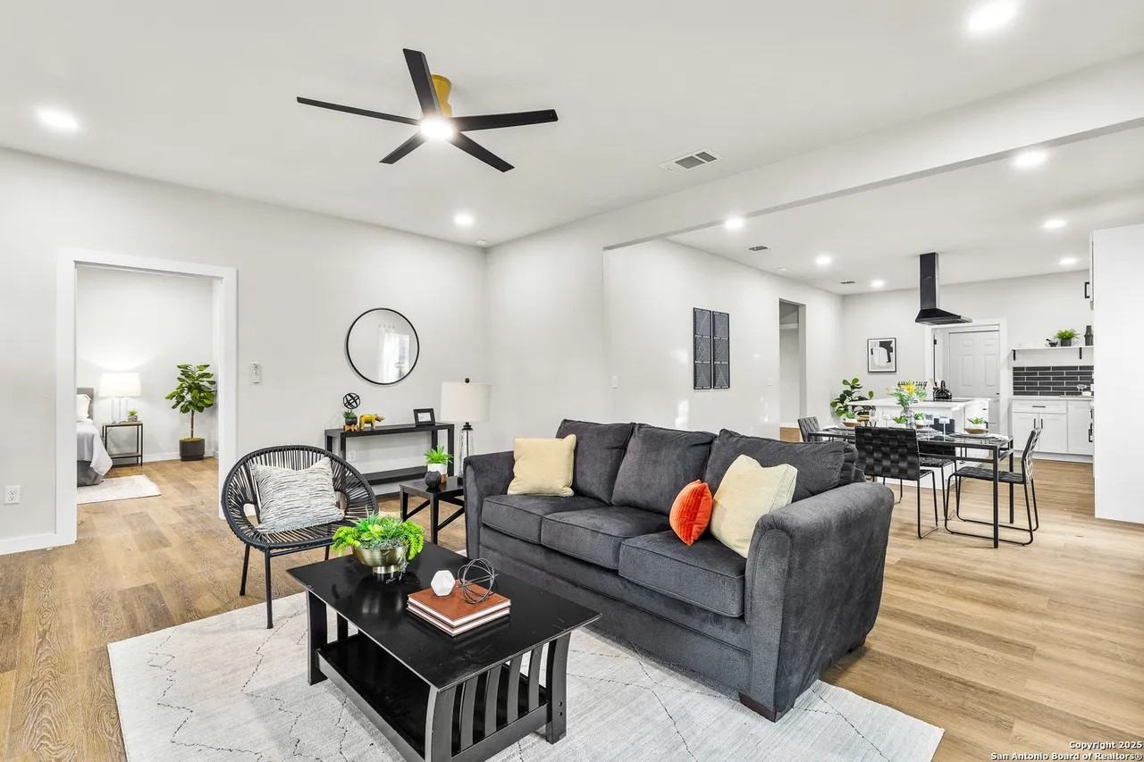 2706 W Cesar E Chavez Blvd #CC3 - Photo 4 of 21