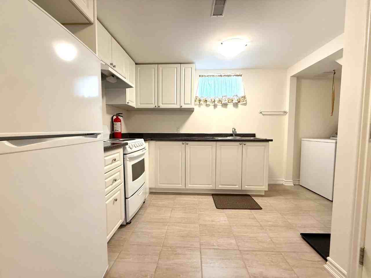 92 Glennie Ave - Photo 5 of 18