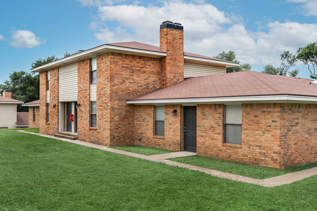 The Hunnington Townhomes - Photo 2 of 13