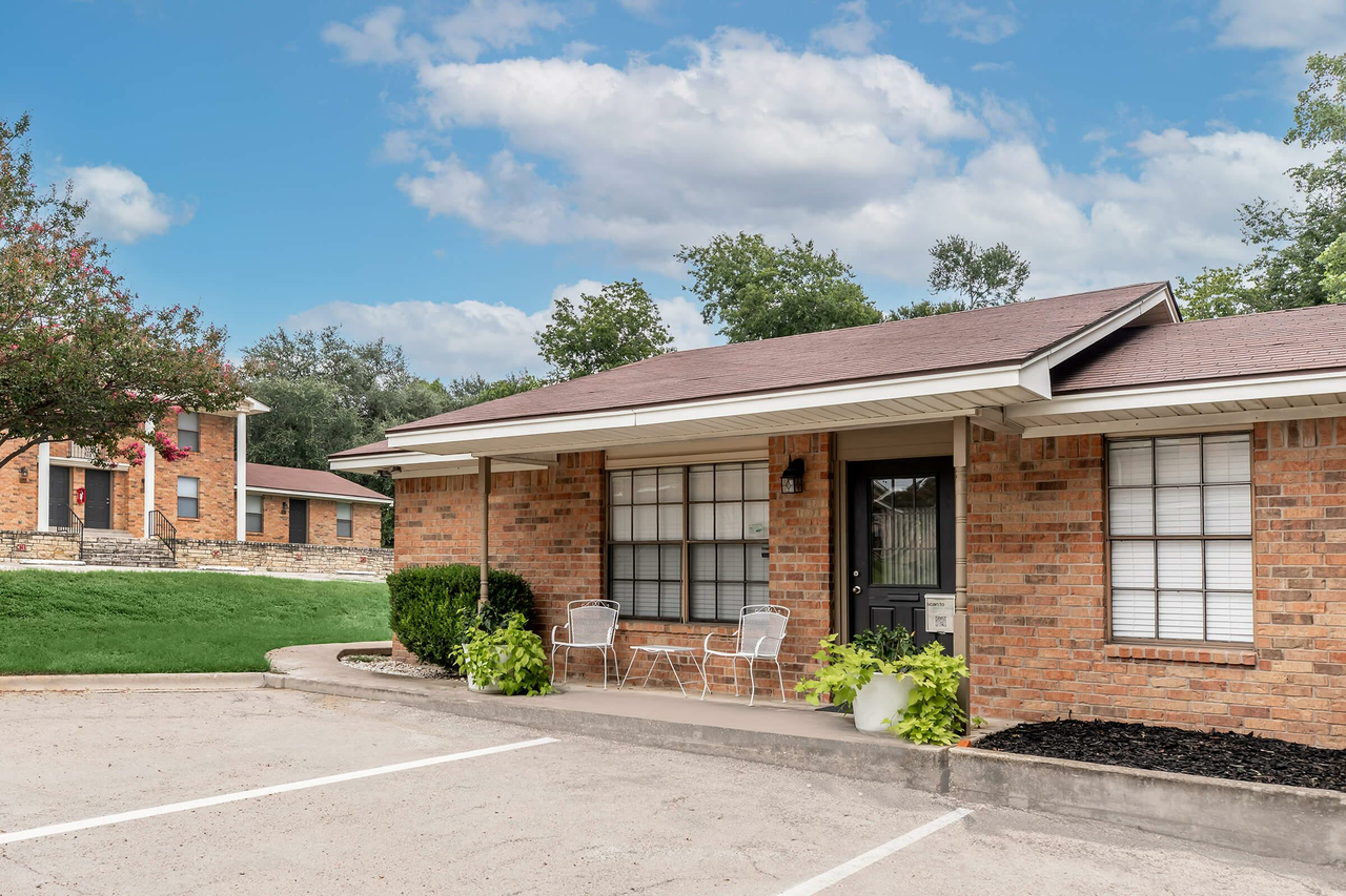 The Hunnington Townhomes - Photo 7 of 13