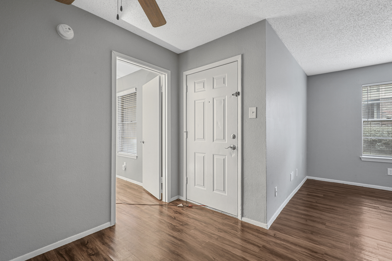 Cedar Point Apartments - Photo 5 of 19