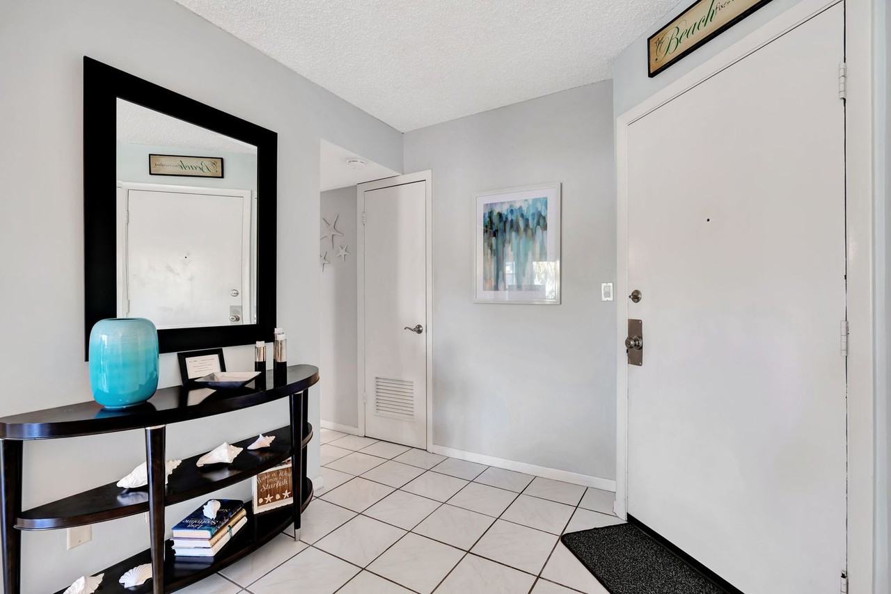 1605 1605 US HWY ONE V6-205 #205 - Photo 3 of 20